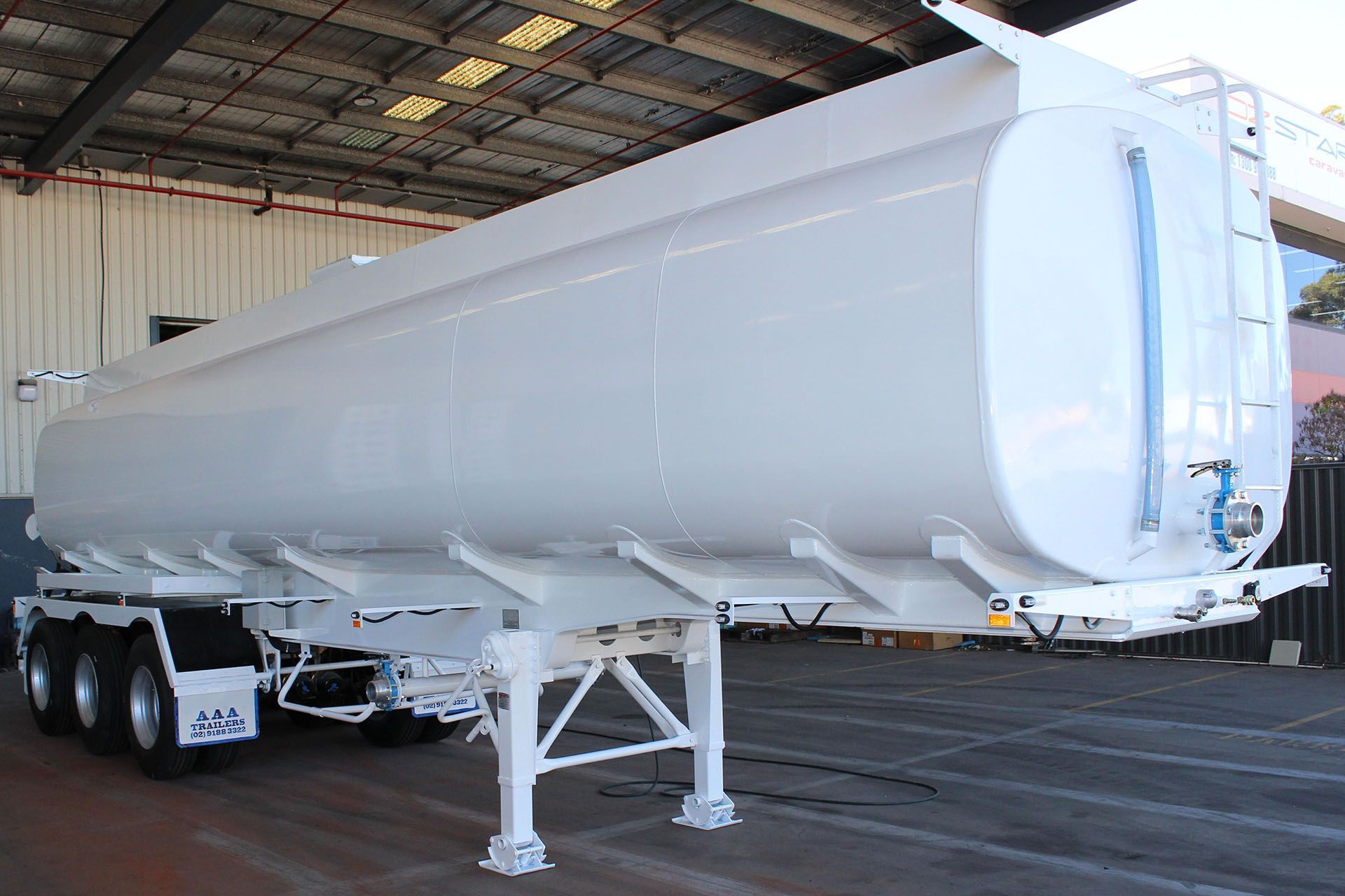 spray water tank side profile from front