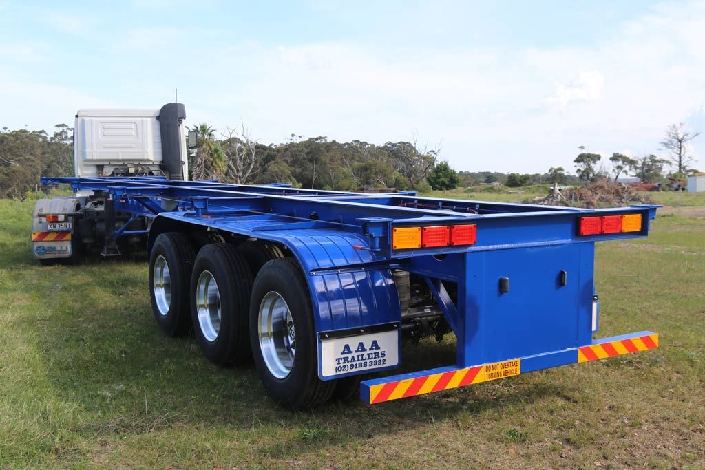skeletal trailer rear