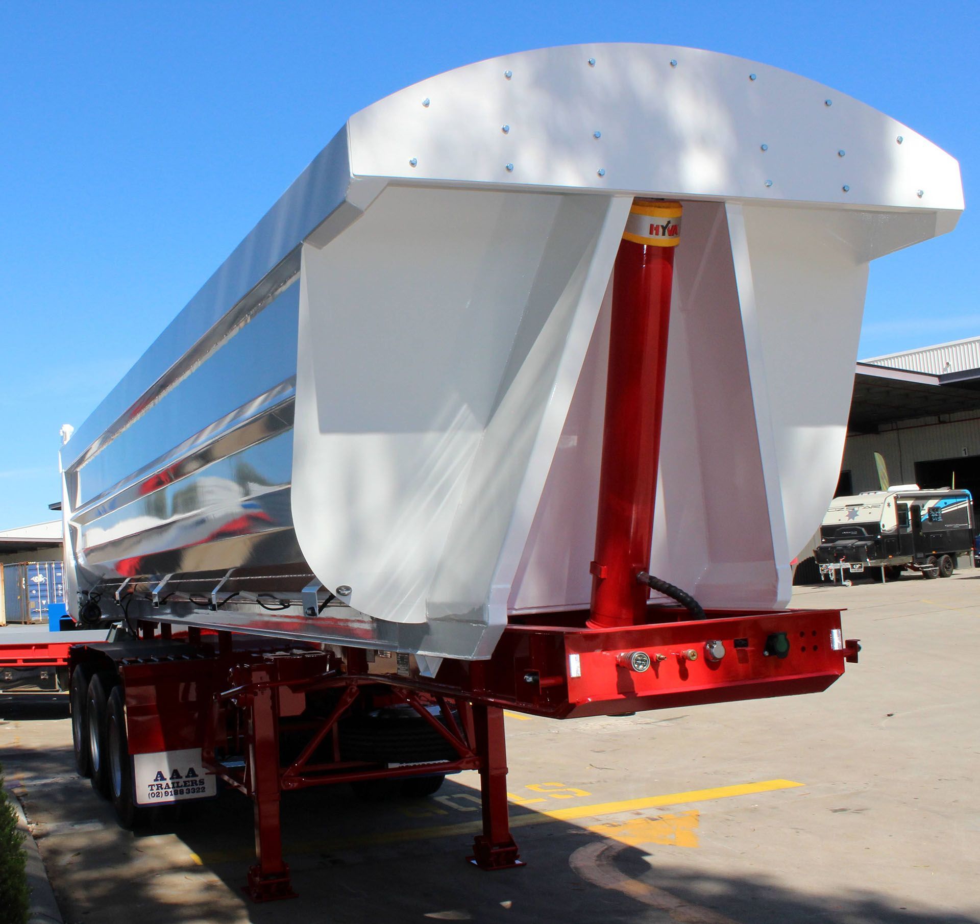 rock (end) tipper front view