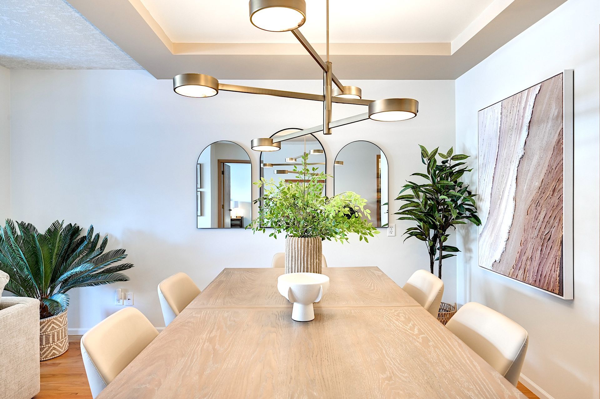 modern cozy  dining room chandelier