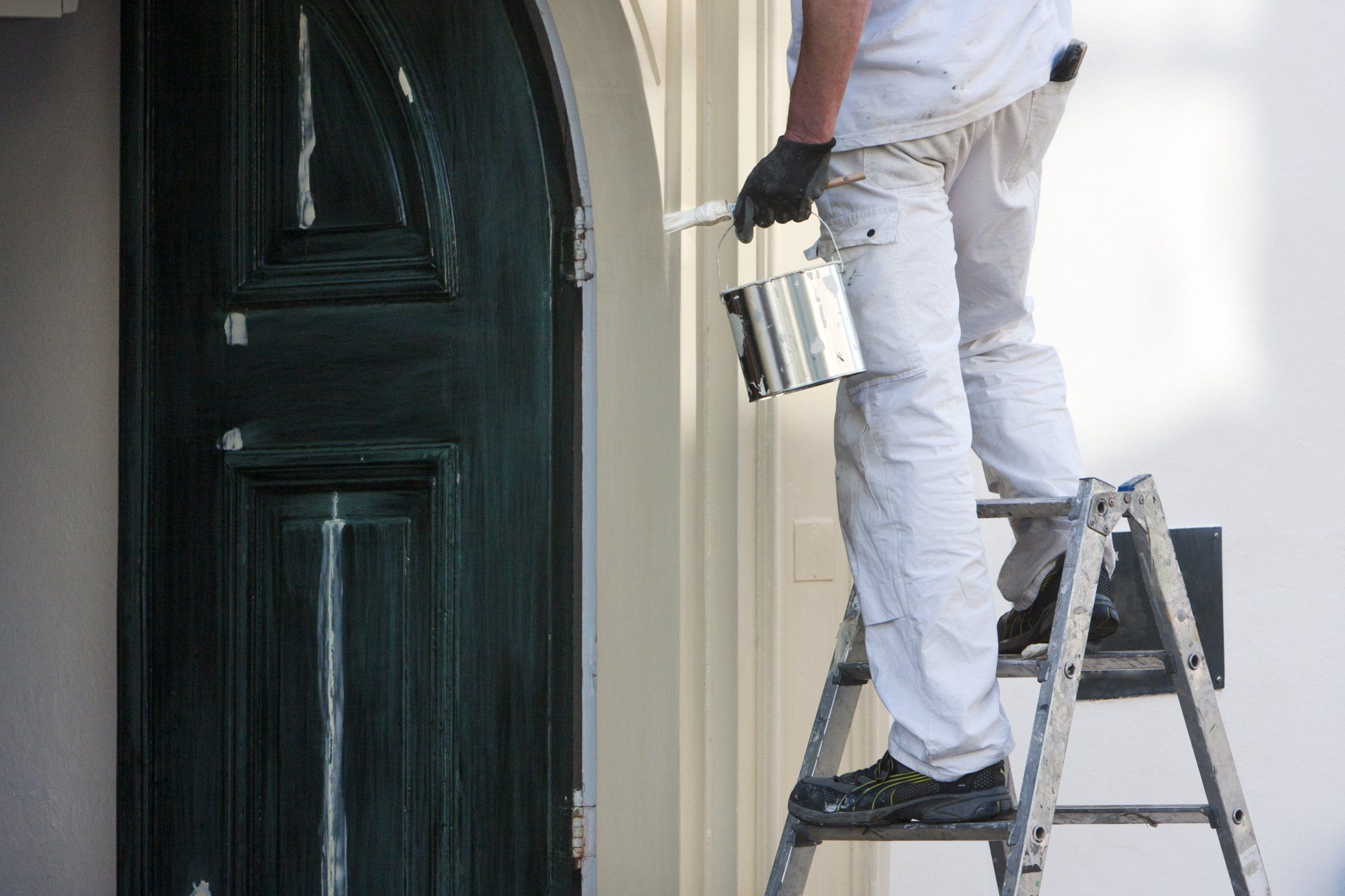 Professional Paint Contractors painting outdoors from John Paul’s Paint & Decor, near Bourbonnais, Illinois (IL)
