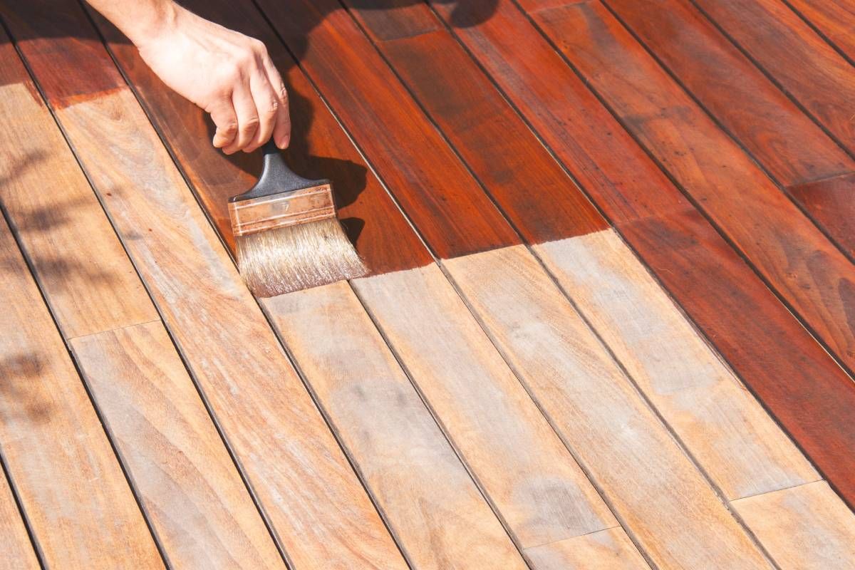 Benjamin Moore ARBORCOAT® Exterior Stain on a deck near Bourbonnais, Illinois (IL)