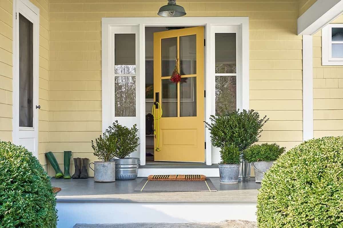 A front porch painted with Benjamin Moore paint near Bourbonnais, Illinois (IL)