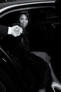 Woman In The Car — Boonsboro, MD — Sing-Distinctive Limousine Services LLC Woman In The Car — Boonsboro, MD — Sing-Distinctive Limousine Services LLC