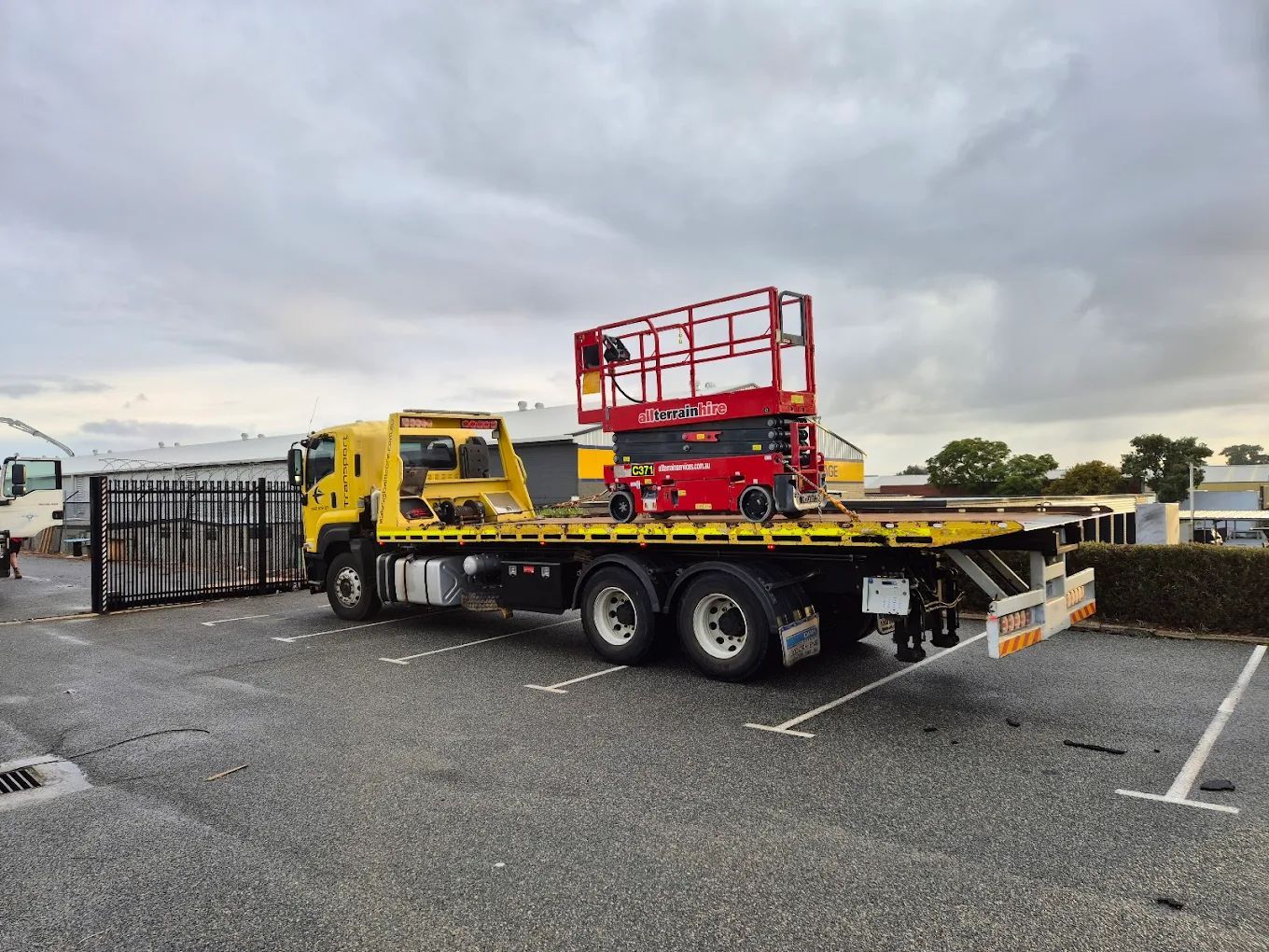 Balticore tilt tray machinery transport in Perth WA – heavy equipment, excavators and plant relocate