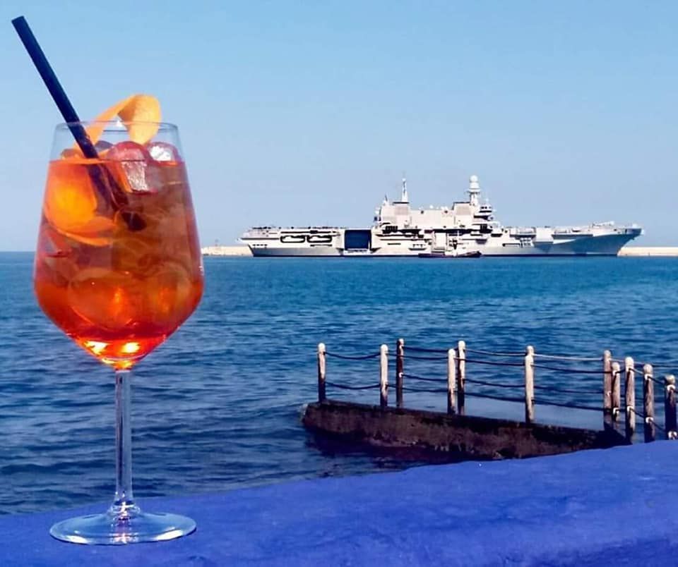 bar sul lungomare a Bari
