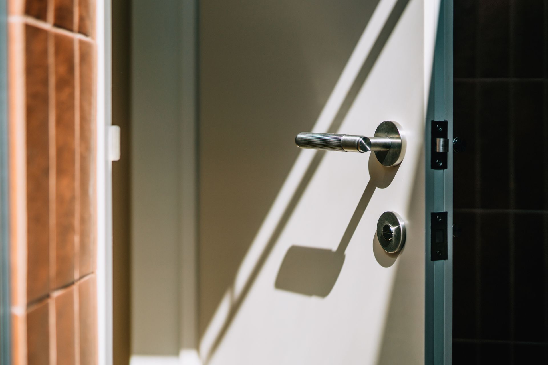 Door handle and latch