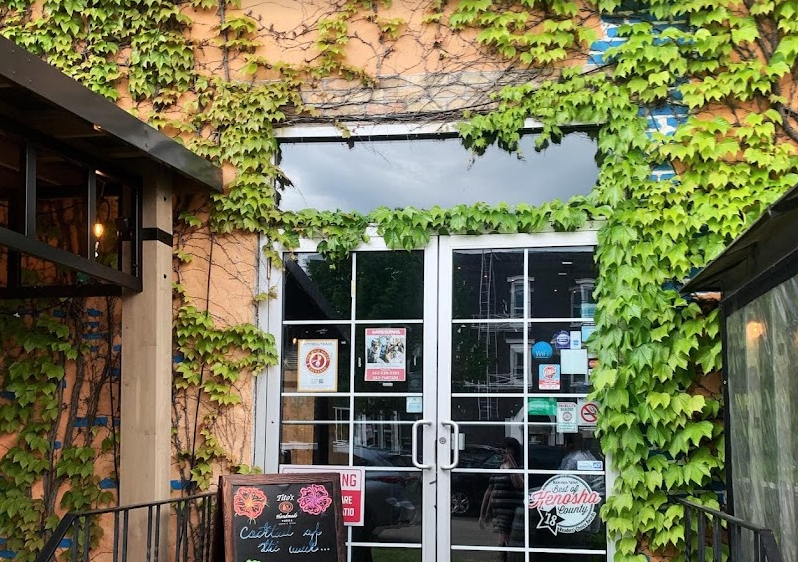 Wine Knot entrance 