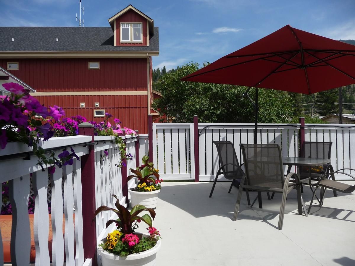 Mountain Springs Motel in Radium Hot Springs, Canada