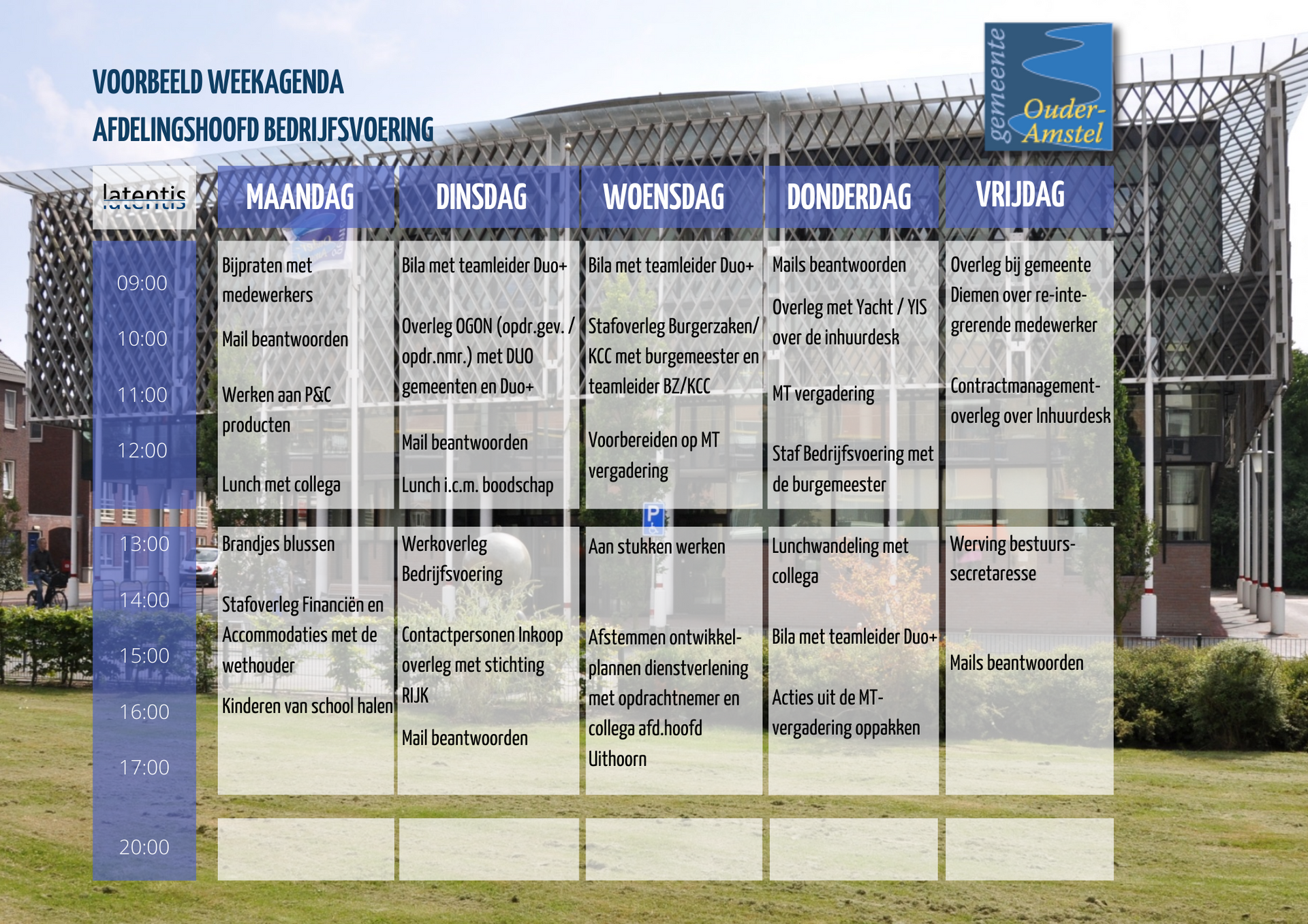 Een kalender met een afbeelding van een gebouw op de achtergrond