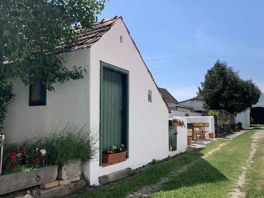 Kieslinghof  Weingut und Ferienwohnungen- Außenansicht Hof
