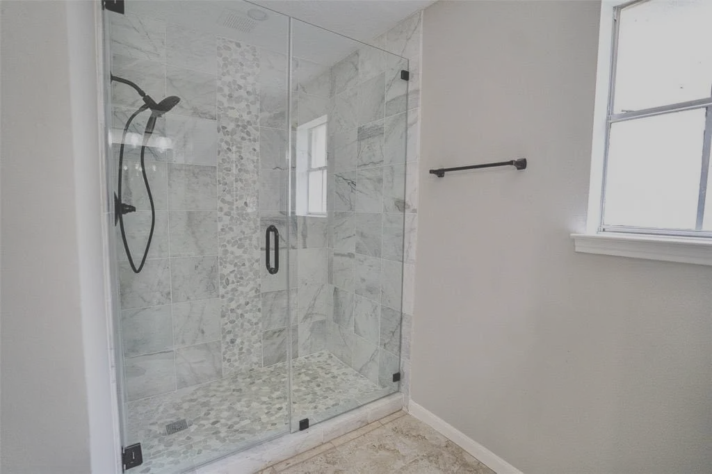 Shower Doors/Enclosures