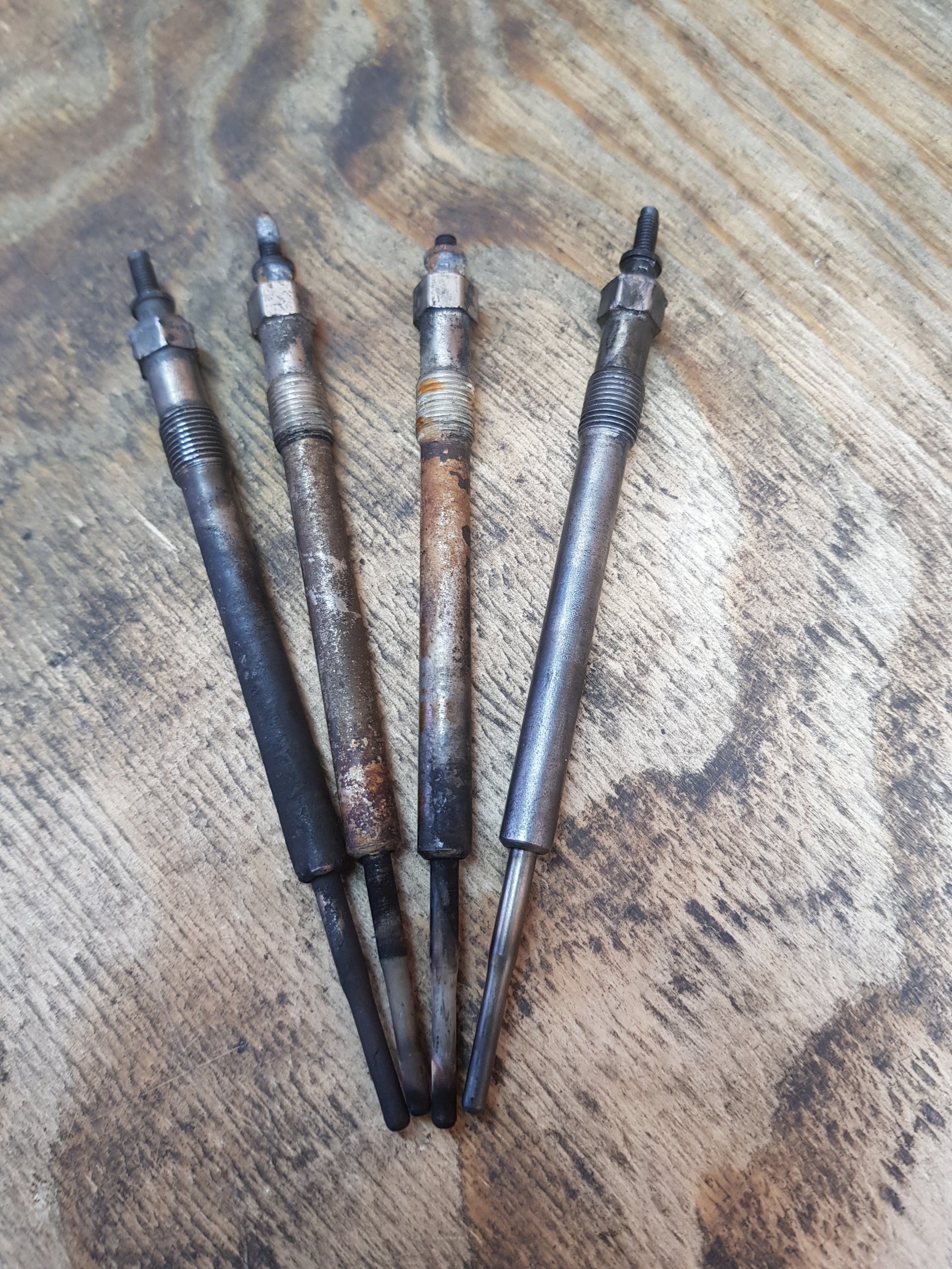 Seized and snapped Glow plug or Heater plug removal