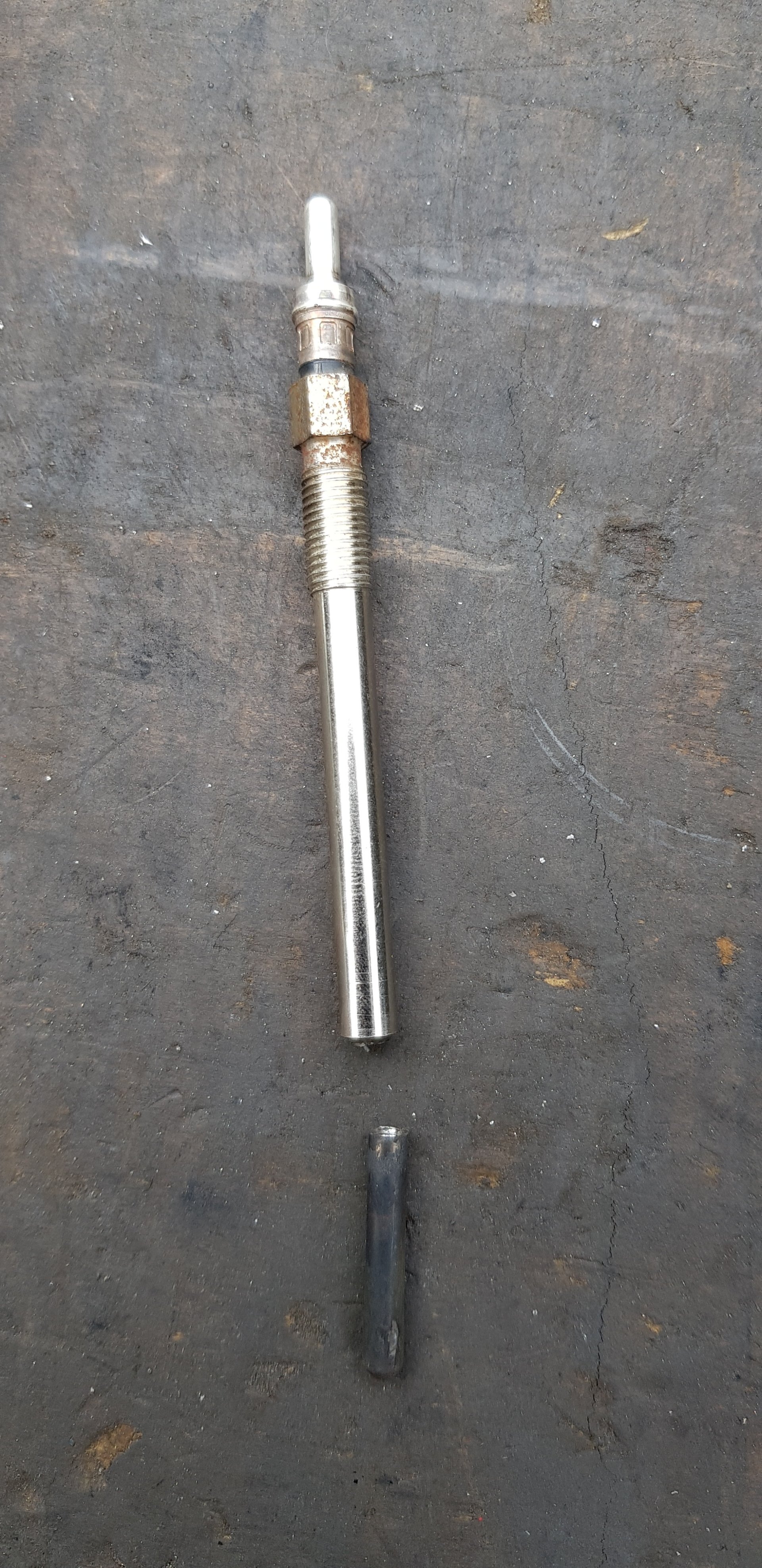 Seized and snapped Glow plug or Heater plug removal