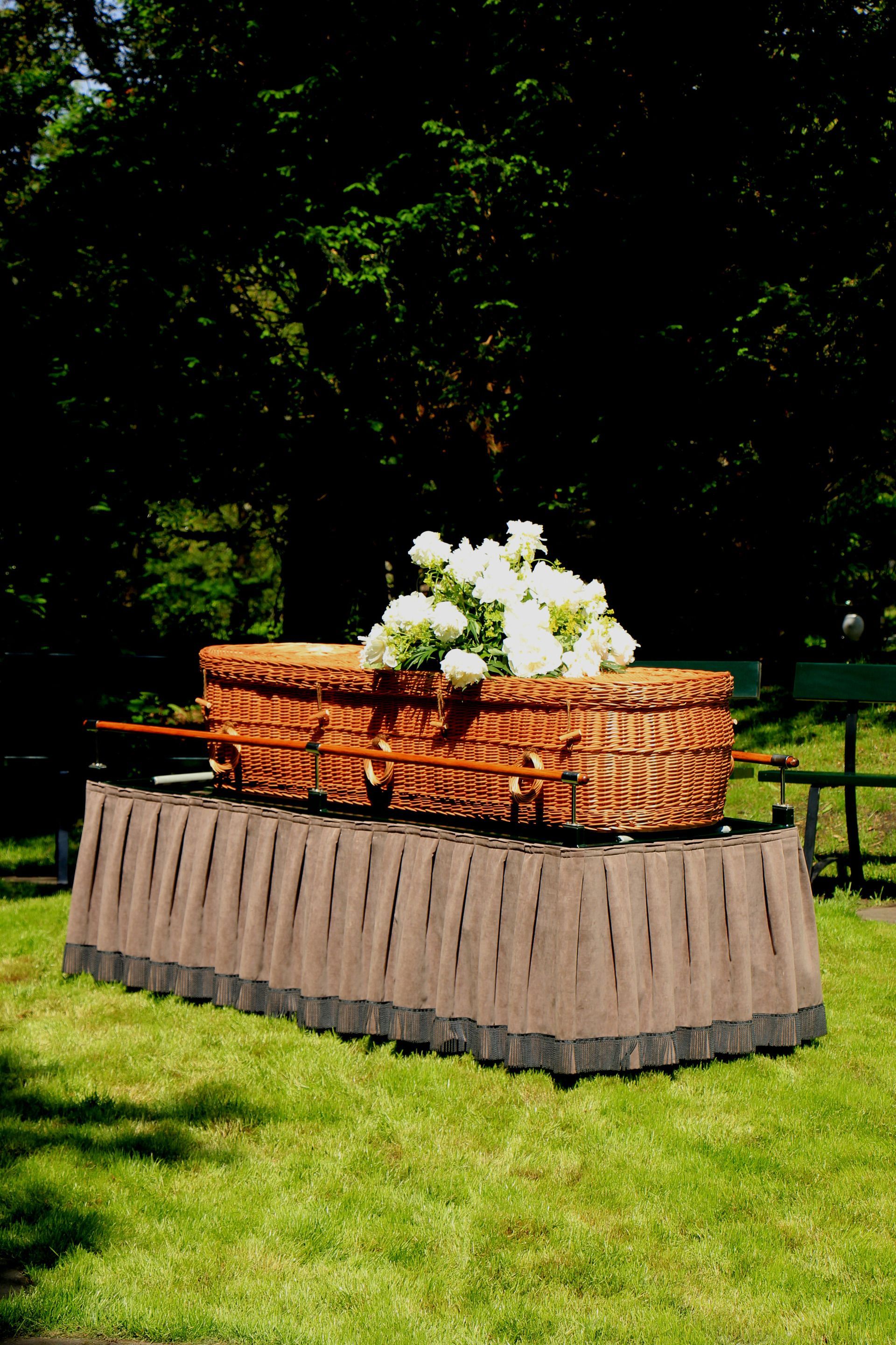 Black cremation urn