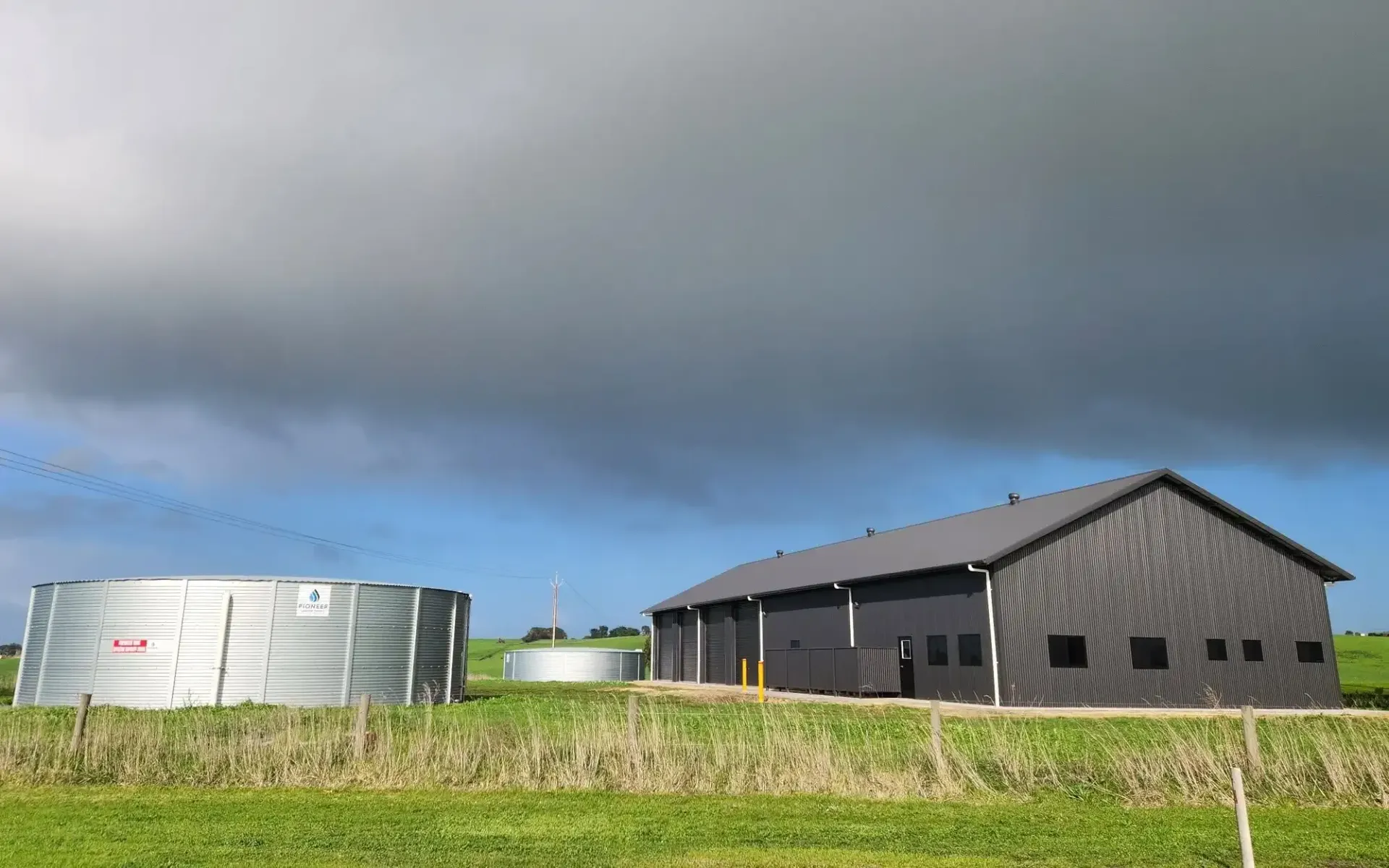 Completed steel industrial shed from Parham Construction