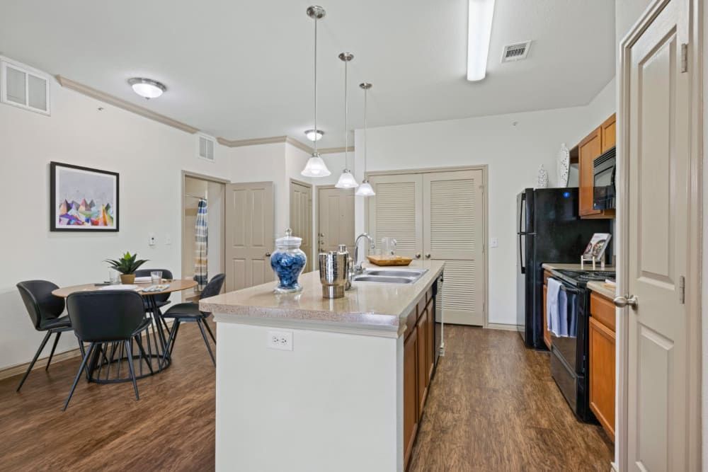 Kitchen Island Counter at The Marquis at Brushy Creek