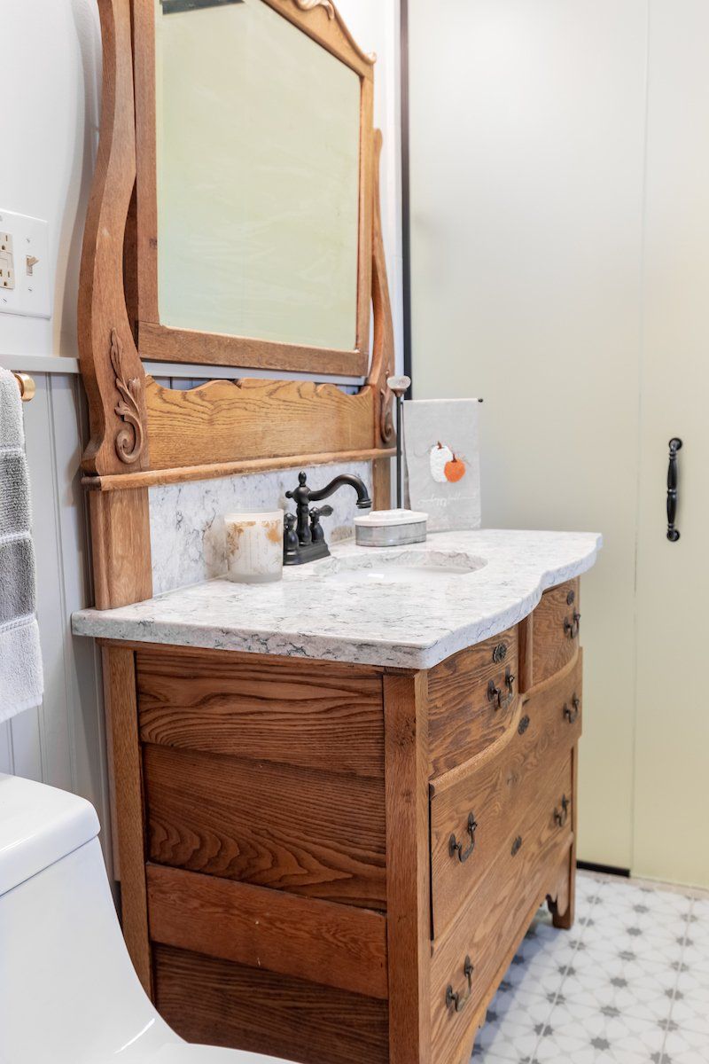 Pietra Silestone Vanity Top, Kenzzi Zoudia Floor Tile