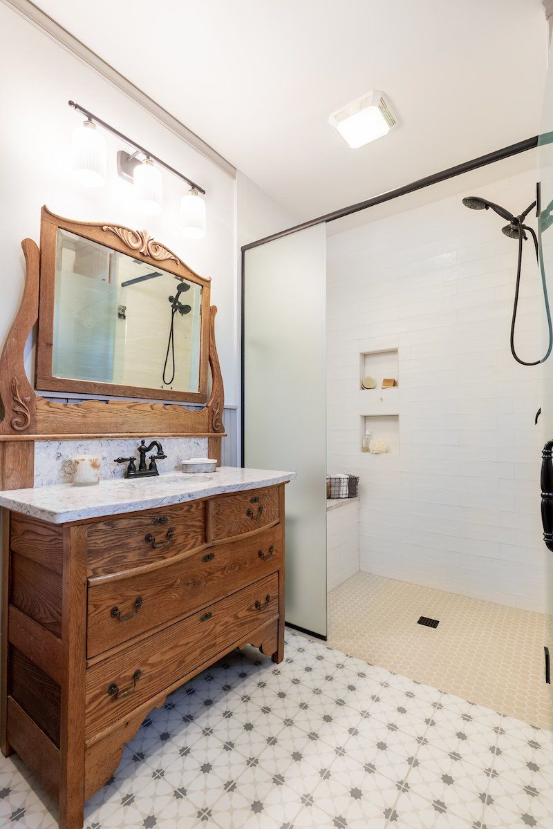 Pietra Silestone Vanity Top Kenzzi Zoudia Floor Tile Wheel Mosaic Hexagon Urban Putty Matte Bianco Matte Shower Floor Armonie Piccadilly Bianco Matte Shower Wall
