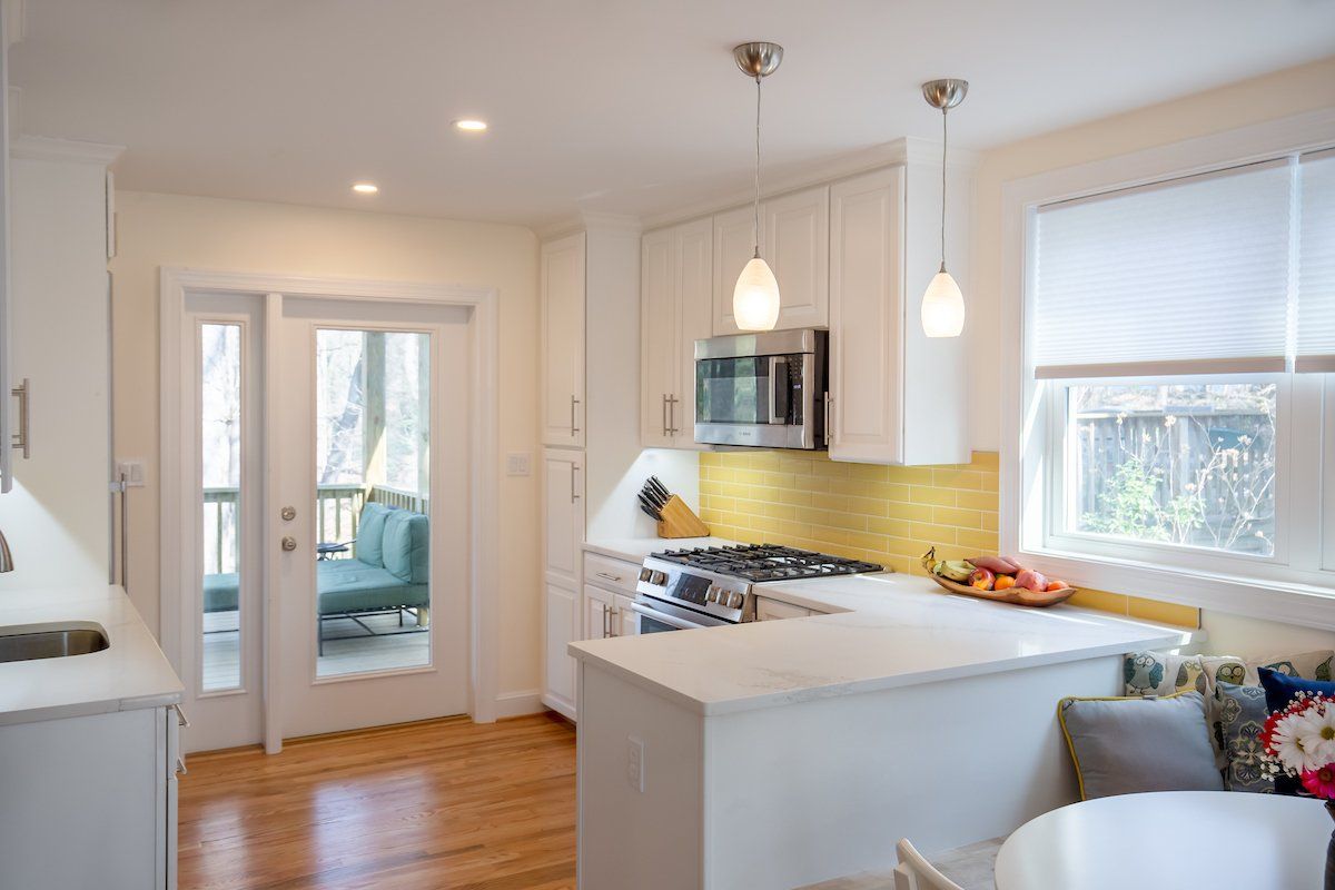 Calacatta Venice Q Quartz Contertops on Linen Waypoint Cabinets