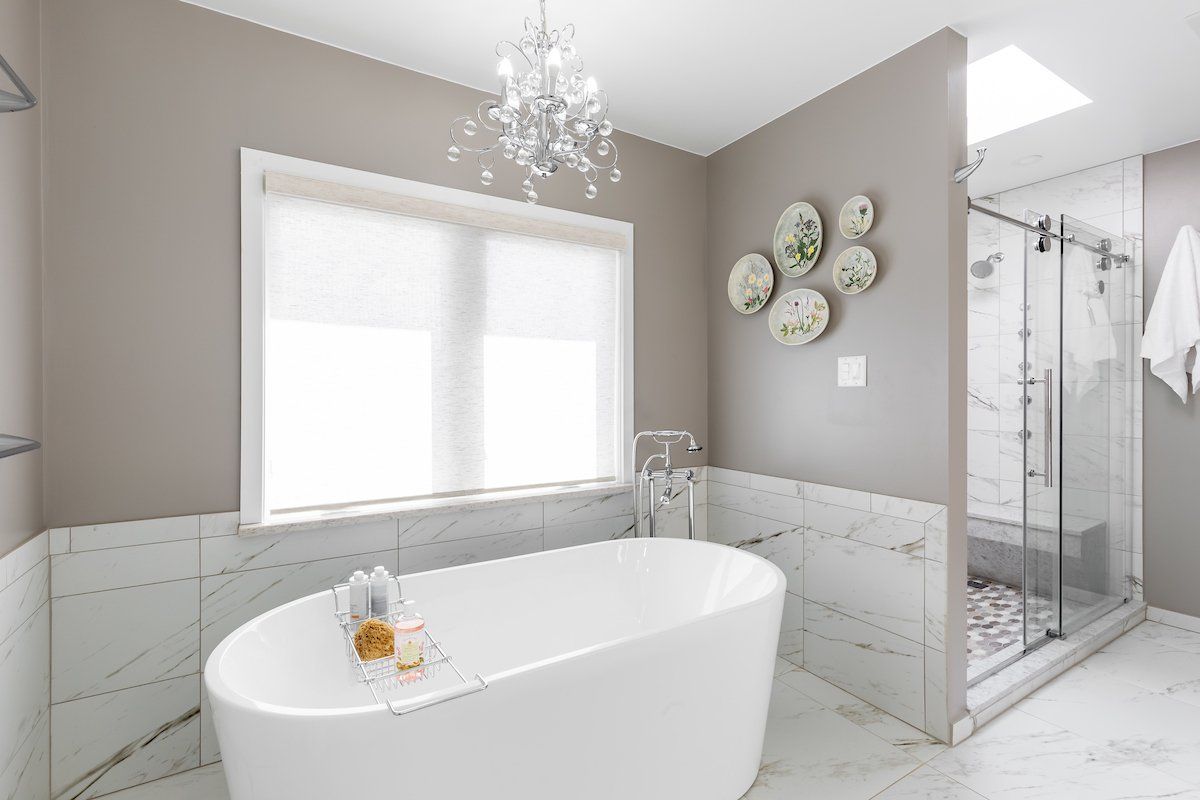Lazer Carrara Tiled Floor and Walls