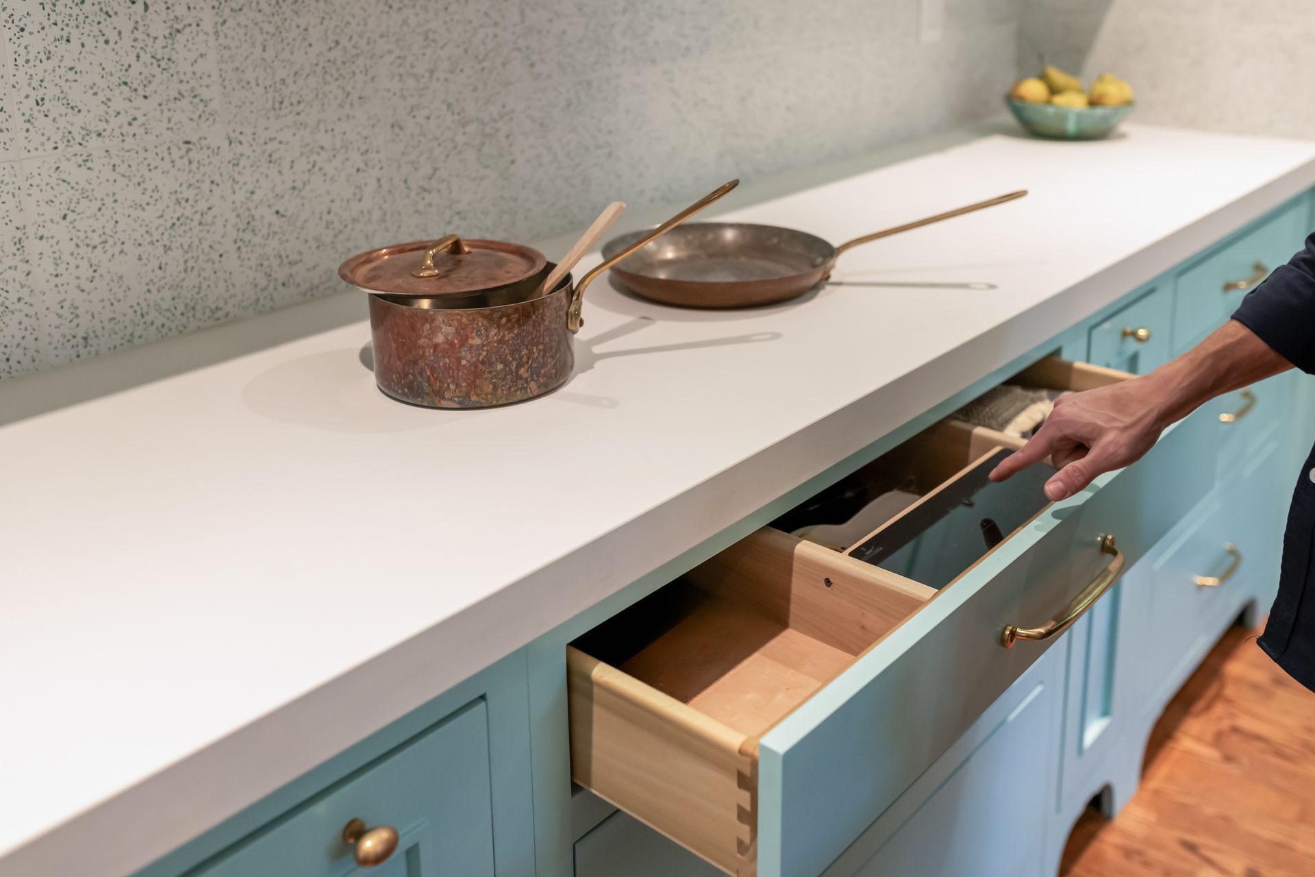 NeoLith Arctic White Satin Perimeter Countertops with Invisacook 4 Burner Straight Unit