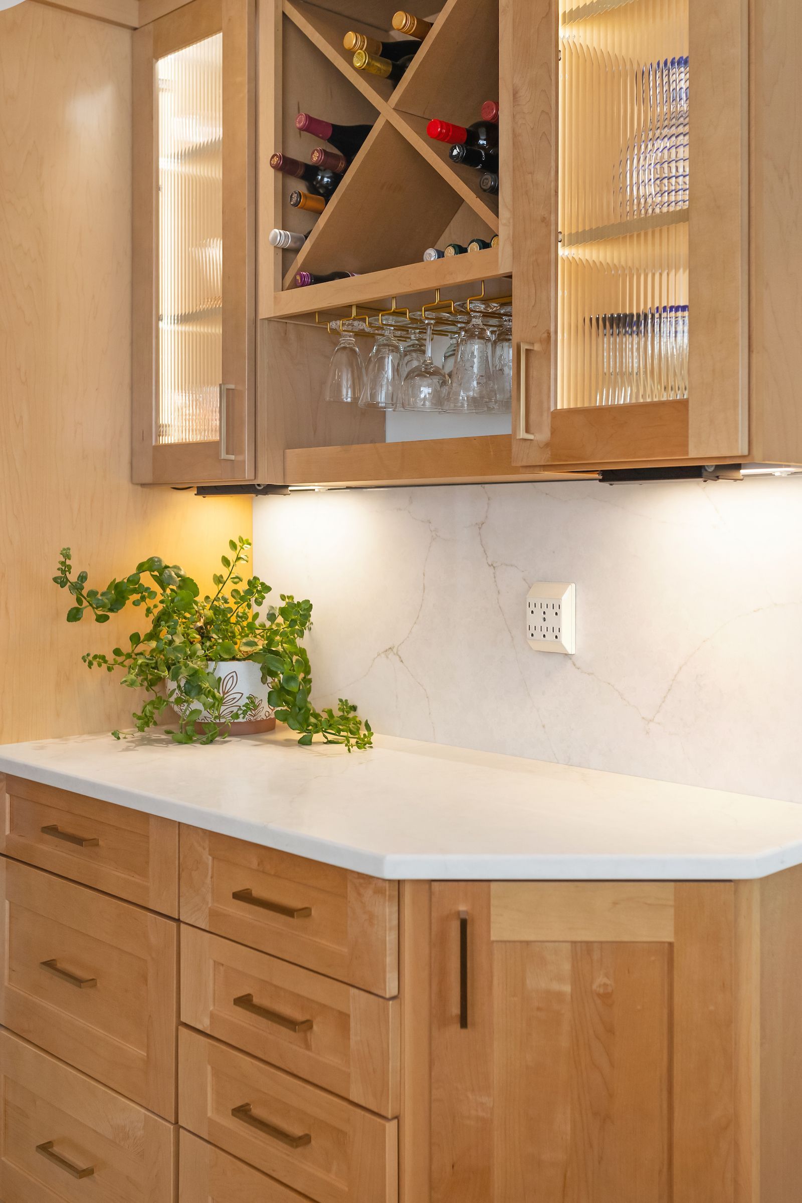 Calacatta Valentin Q Quartz and Waypoint Maple Rye Cabinets