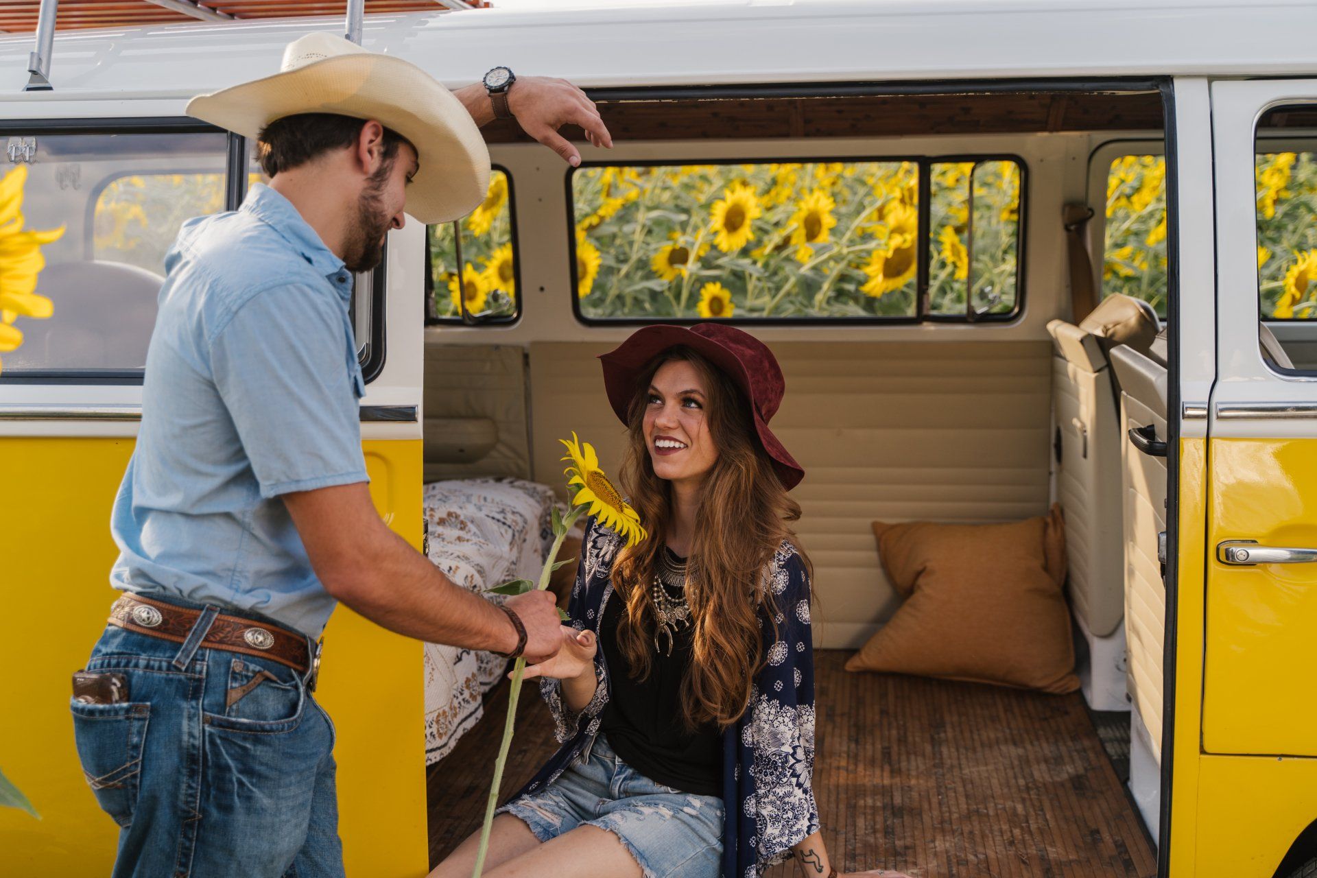 sunflower mini sessions with a yellow vw bus in Chattanooga, TN with SunKissed Photo Bus