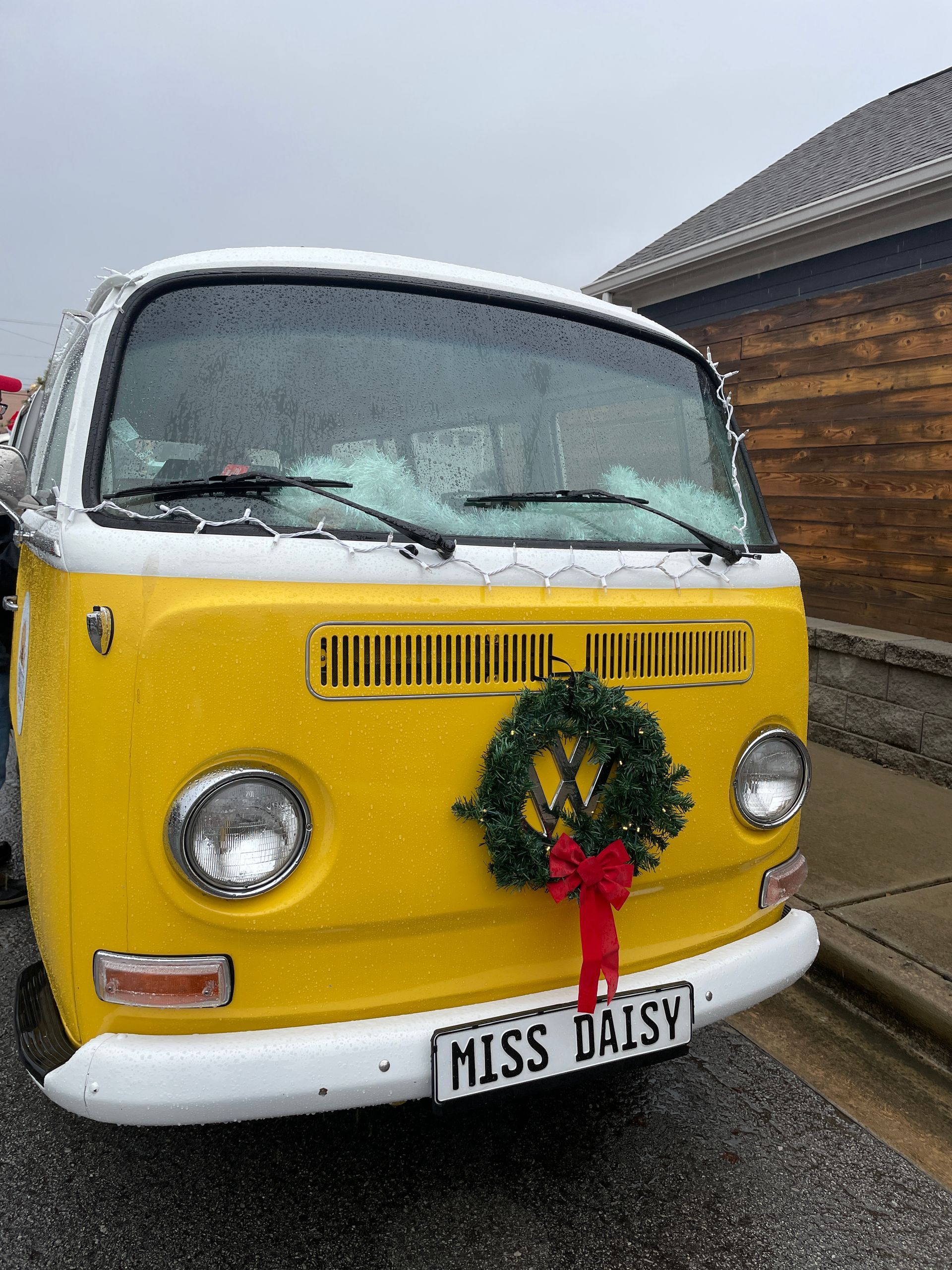 Miss Daisy from SunKissed Photo Bus participating in the MainX24 parade