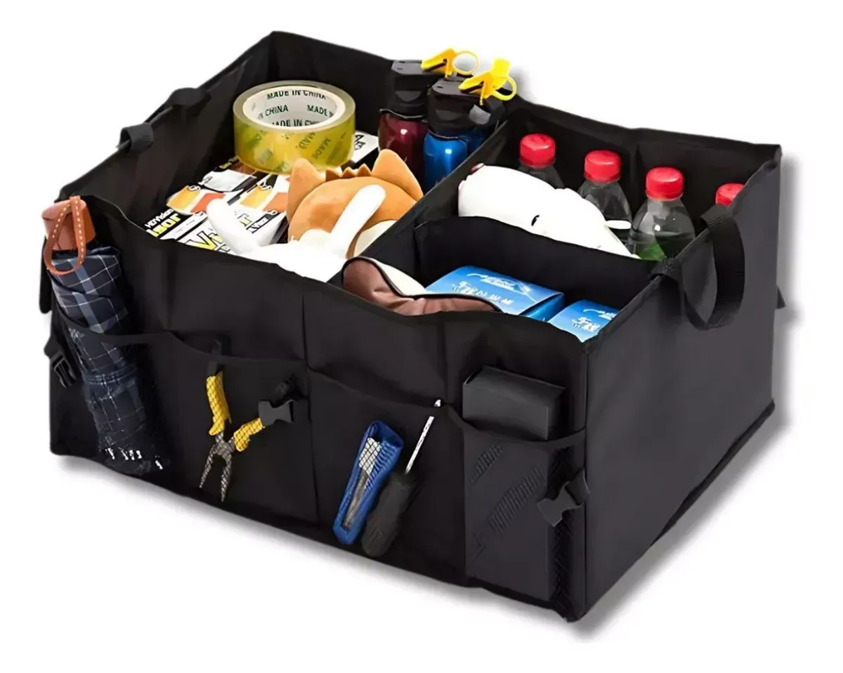 Organizador de maletero negro lleno de comestibles, herramientas y suministros en múltiples compartimentos.