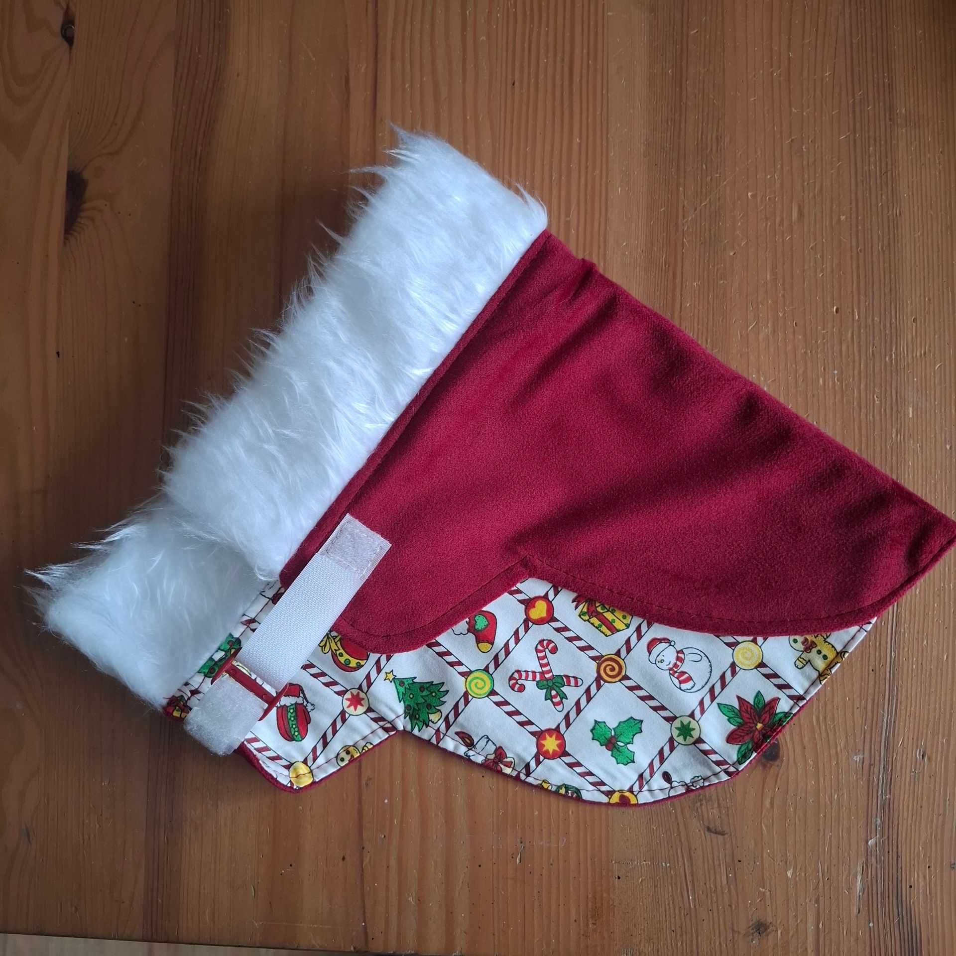 Rood kerst setje voor hobbyhorse / stokpaard