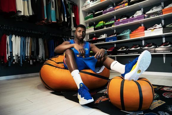 scarpe blu jordan a novara