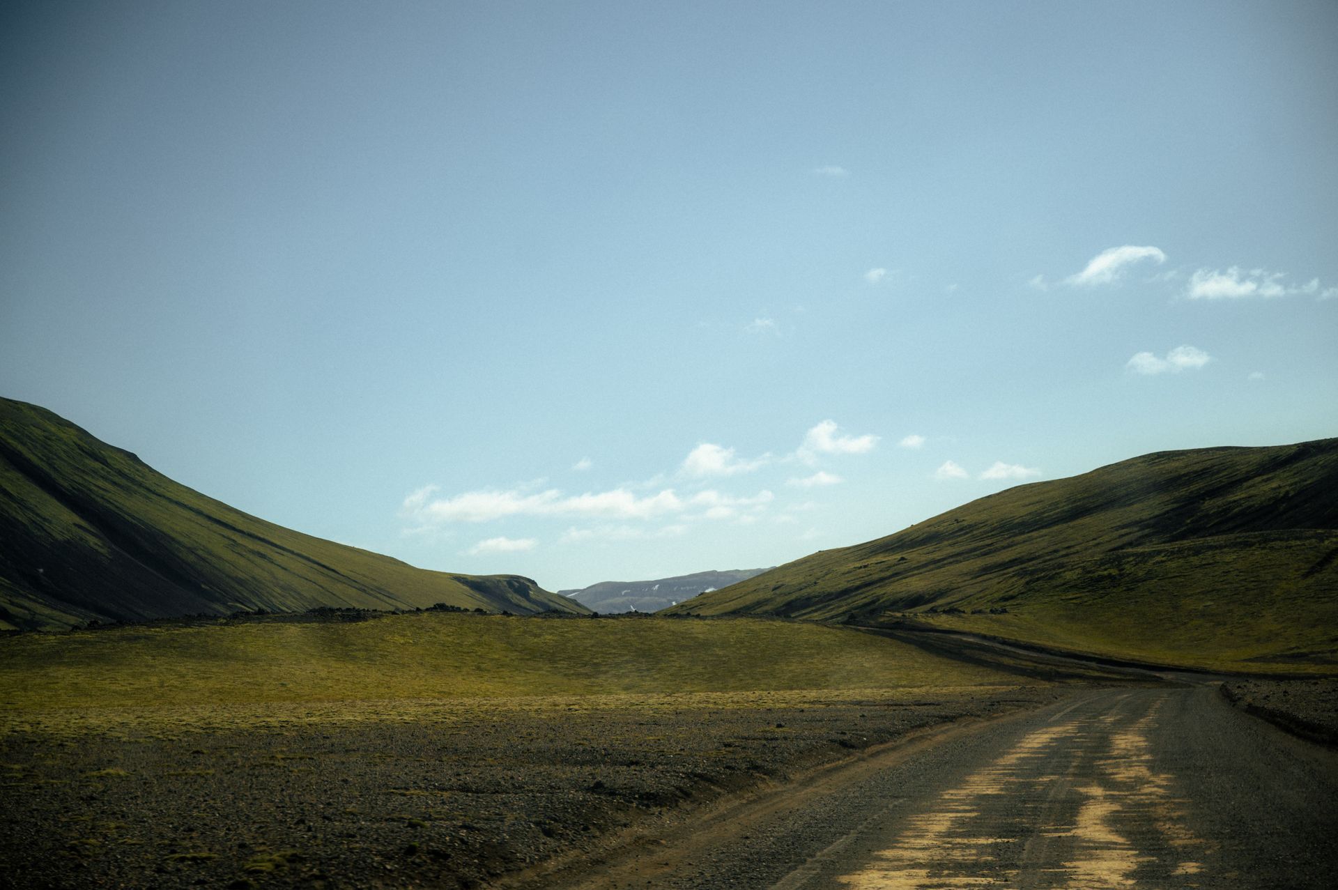 Dramatic moody landscape of Icelandic highlands with  mountains | IcyPeaks