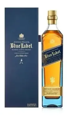 Botella de whisky Johnnie Walker Blue Label con caja azul marino, etiqueta dorada y líquido ámbar.