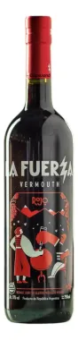 Botella de vino tinto con etiqueta negra que muestra figuras danzantes coloridas y el texto “La Fuerza”.