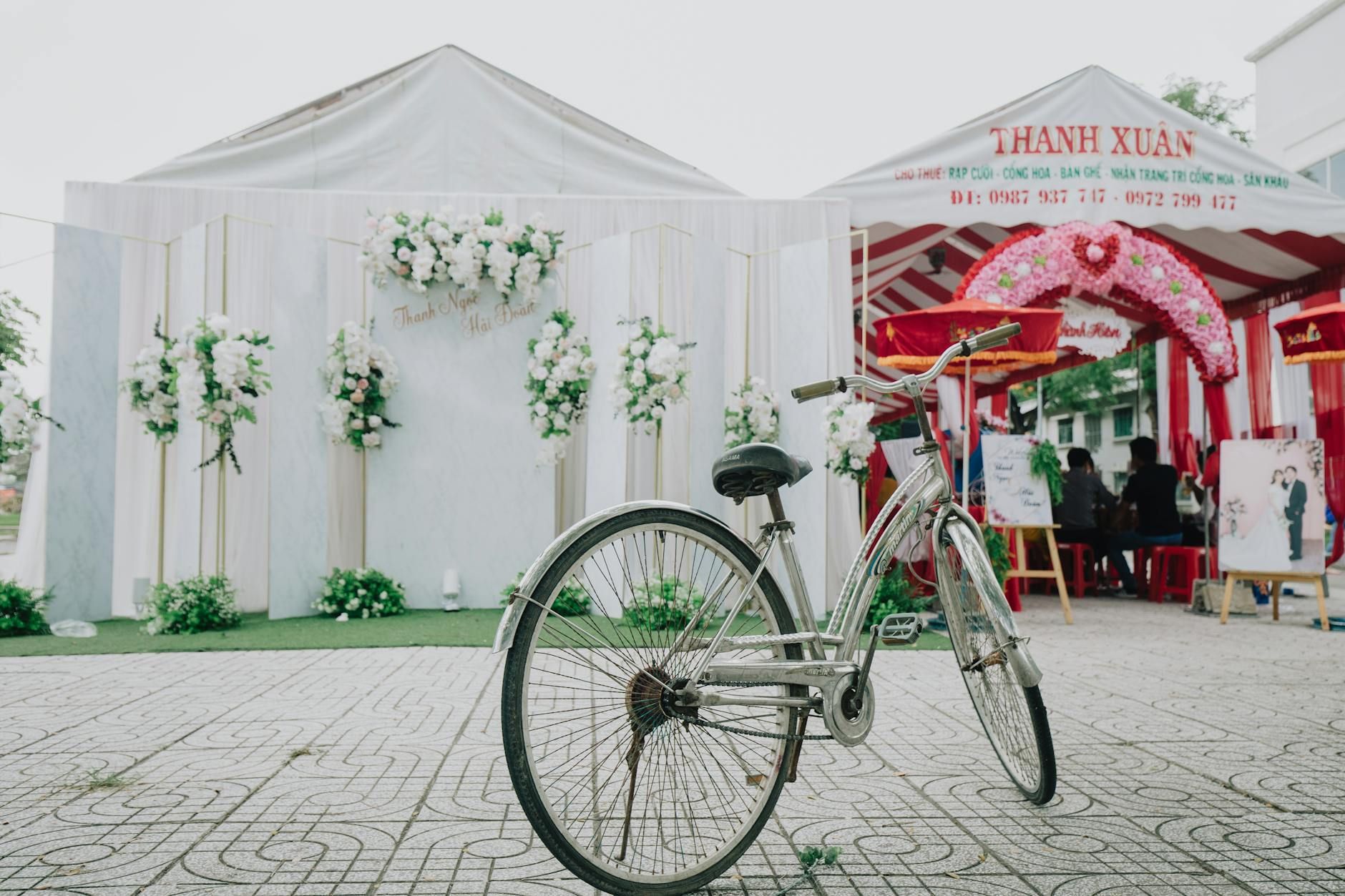 Photo Booth Rental in Lowell, MA | Everglow Booths — hero image