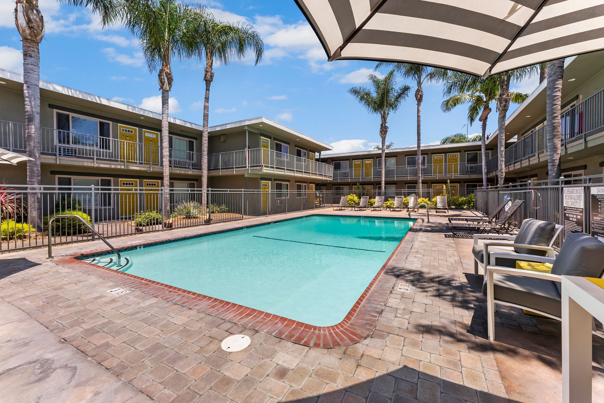 Exterior Amenities- pool