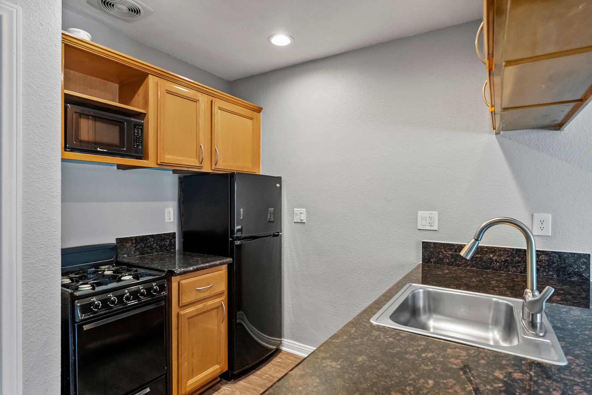 Modern one bedroom unfurnished