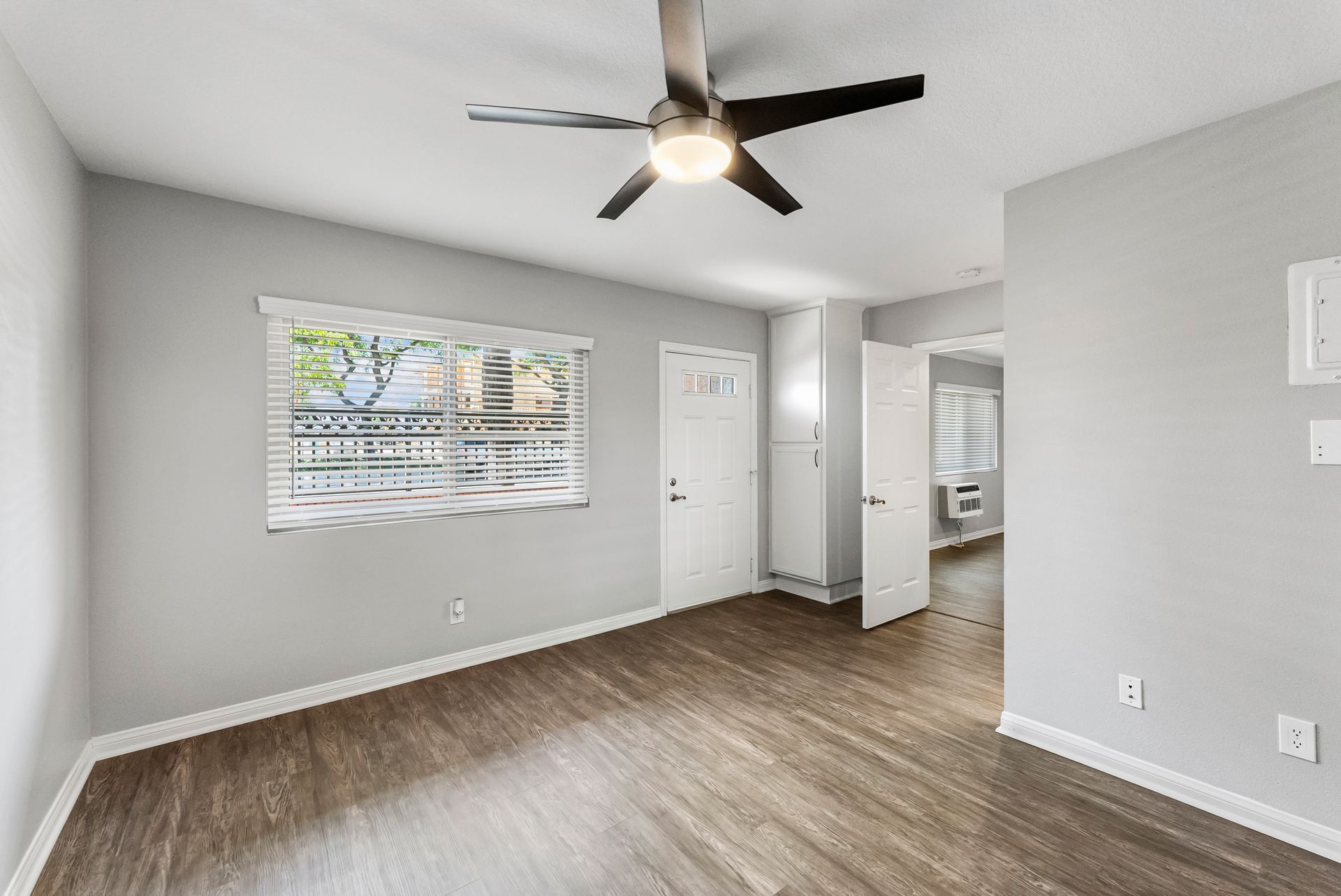 Modern one bedroom unfurnished