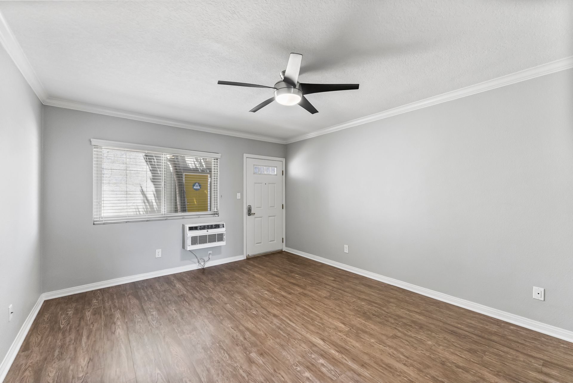Modern one bedroom unfurnished