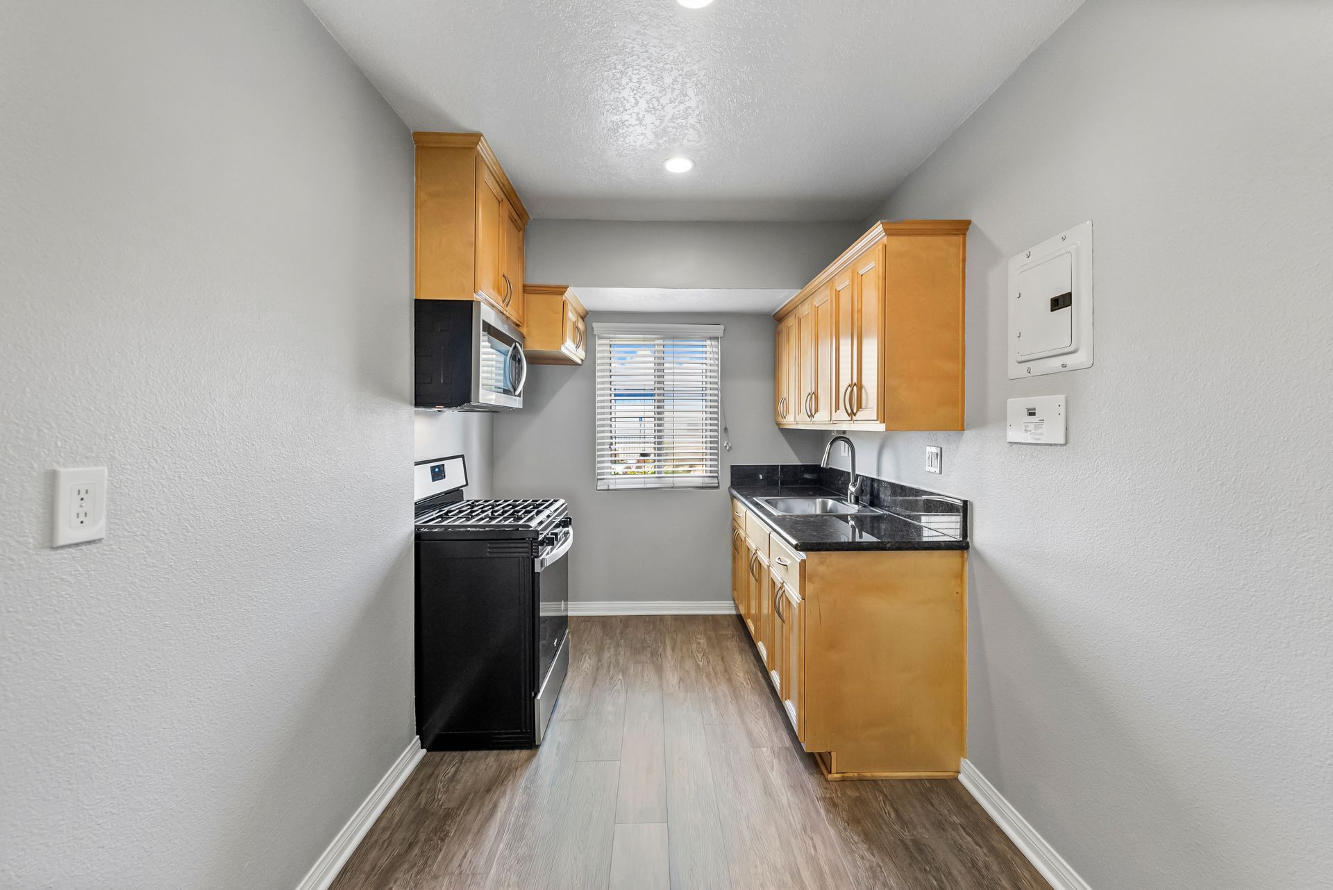 Modern studio unfurnished