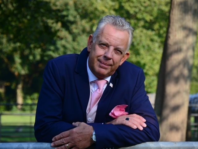 Uitvaartverzorger John den Breejen bij Uitvaartverzorging Puur Westland