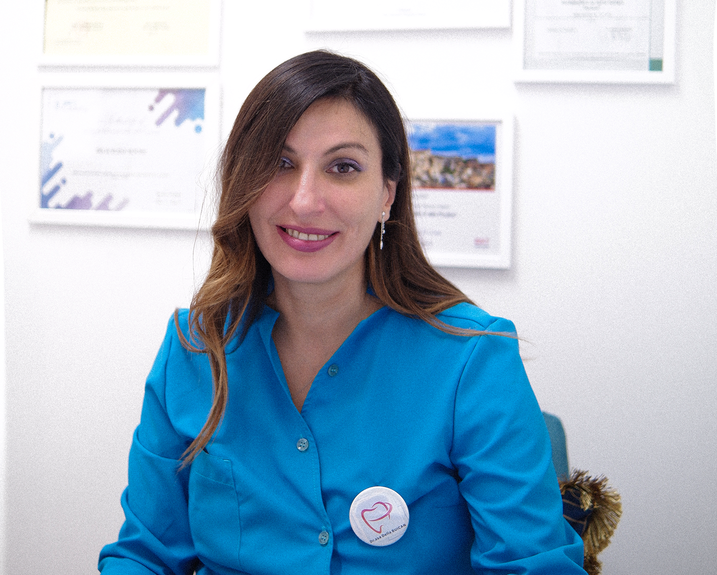 Dottoressa Delia Buican dentista specializzata in chirurgia orale