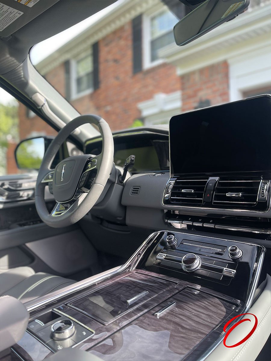 Interior-detail-navigator.jpeg