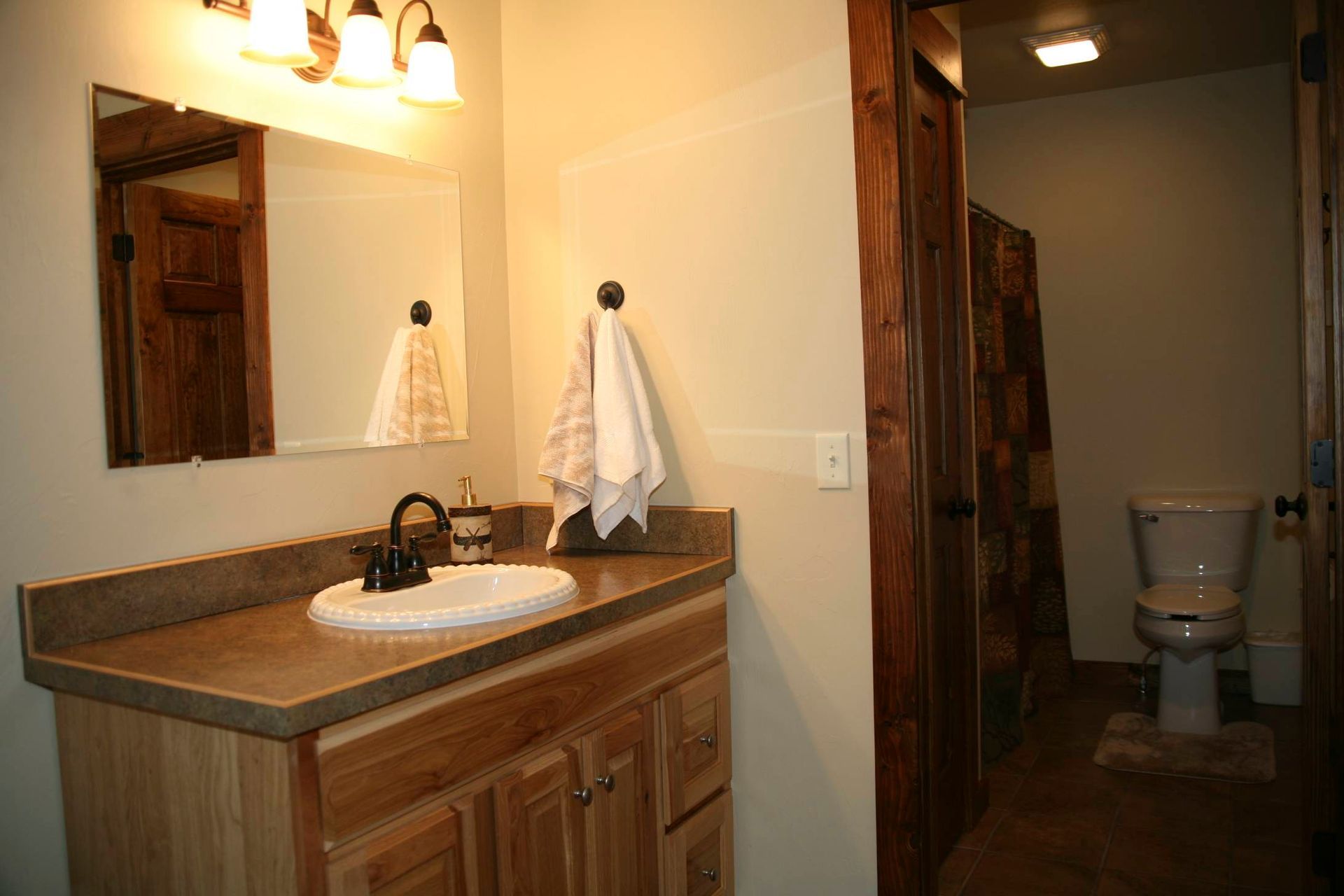 Nelson's Guides & Flies Lodging