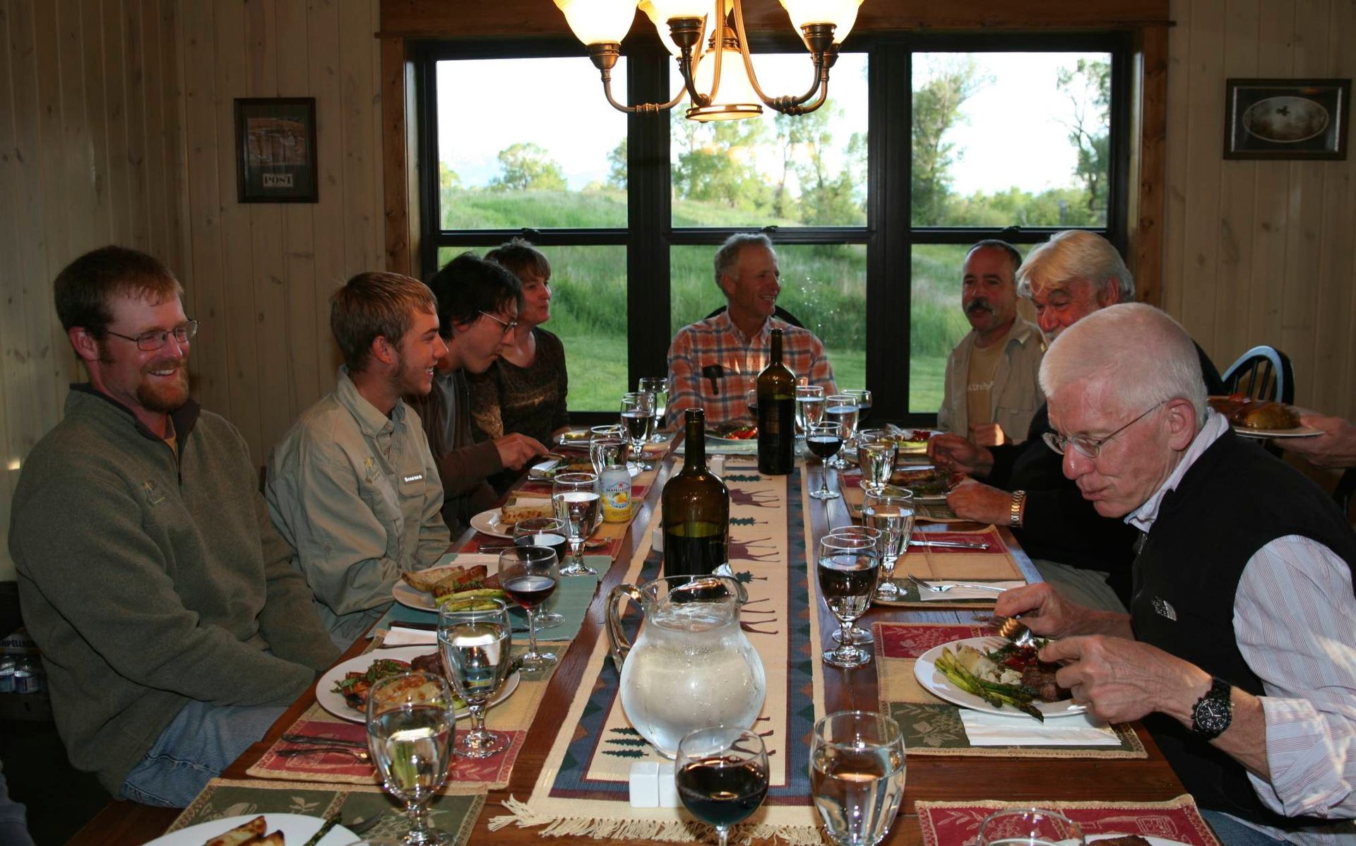 Nelson's Guides & Flies Lodging