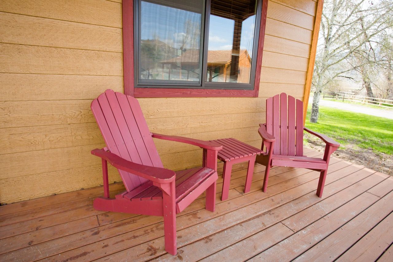 Nelson's Guides & Flies Lodging