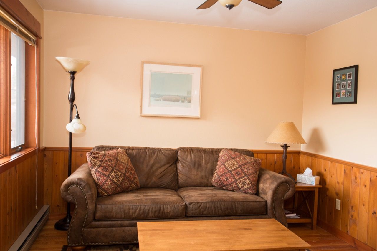 Nelson's Guides & Flies Lodging
