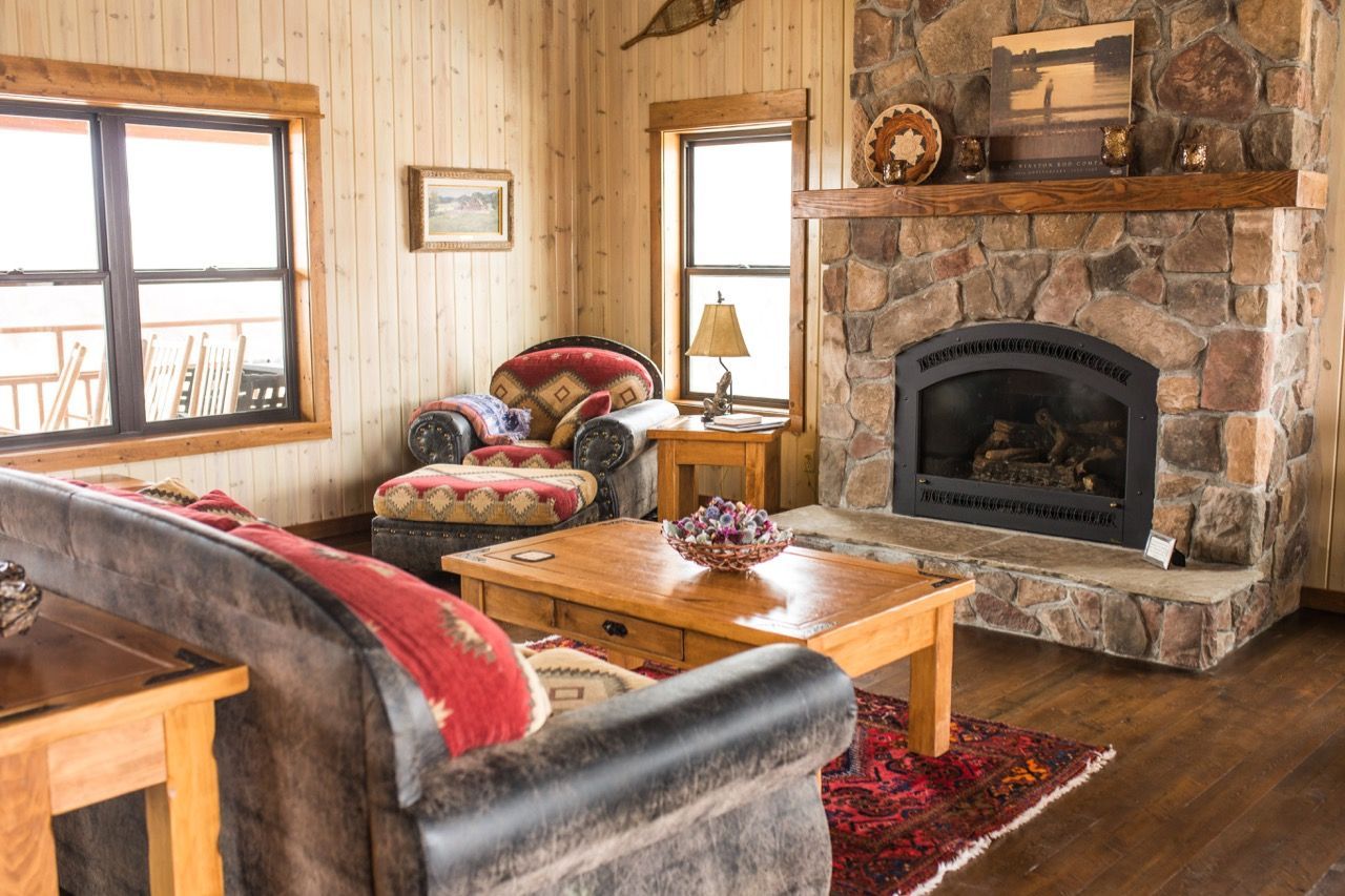Nelson's Guides & Flies Lodging