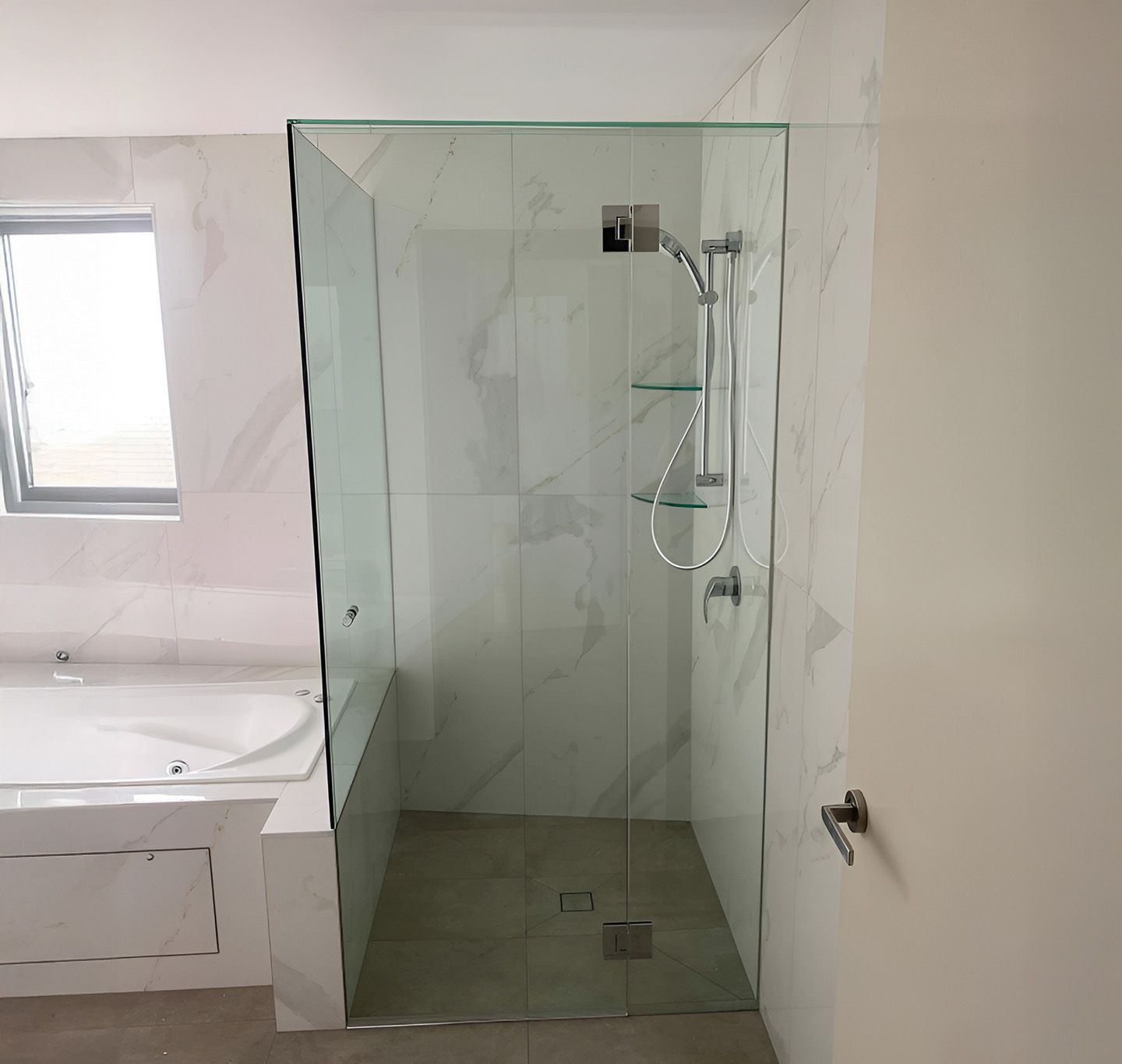 Frameless Glass Shower Screen With Modern Minimalist Bathroom Design